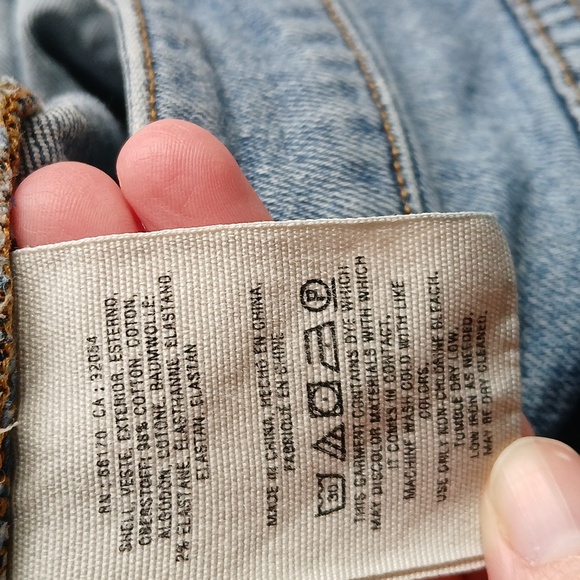 Pilcro ANTHROPOLOGIE  Denium Cut Off Shorts - Picture 3 of 4